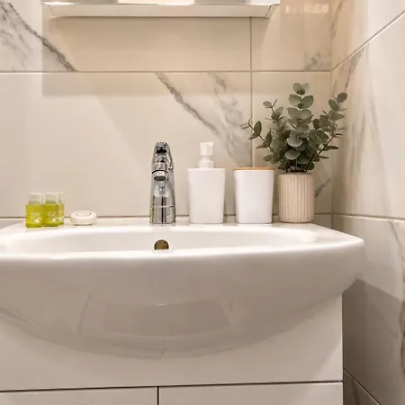 Armand De Sanelle Apartament